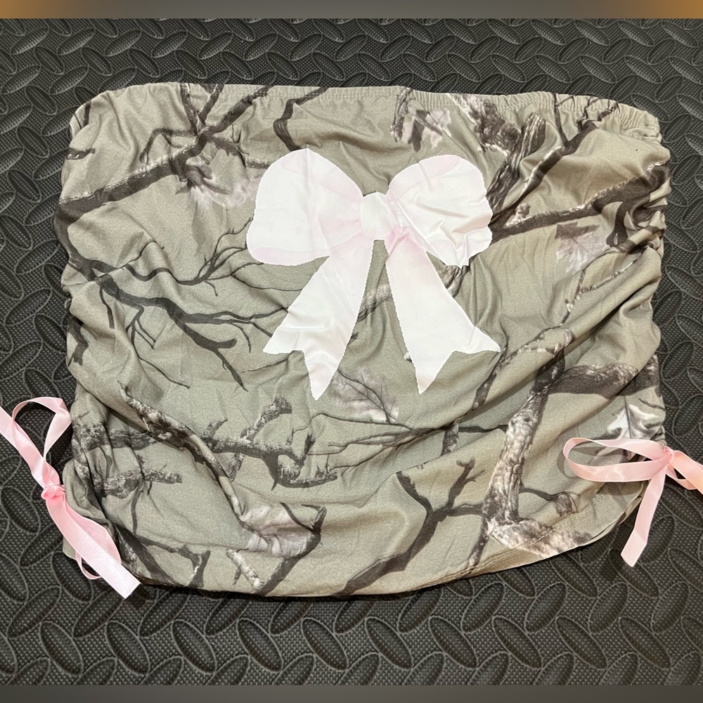 DISCREET CAMO & BOWS TUBE TOP
XL BNWT